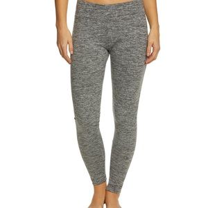 🌈 3/12 Balance Collection Gray Leggings